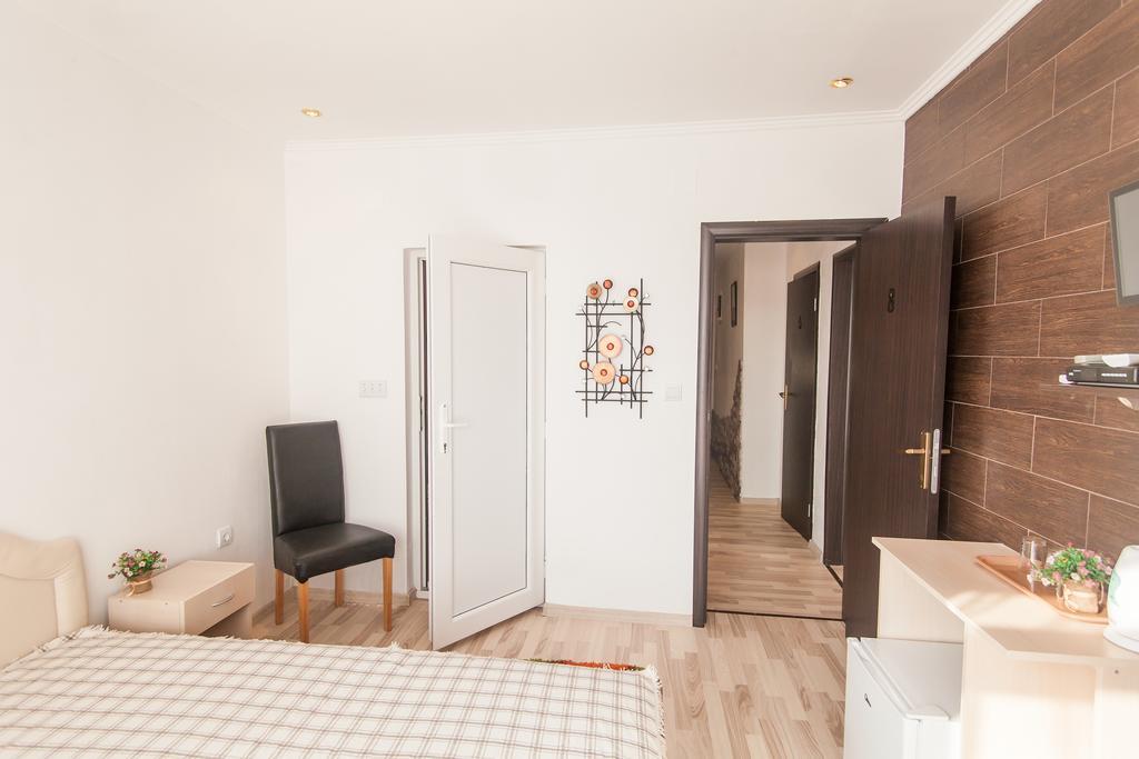 Rooms And Apartments Milana Bar Rum bild